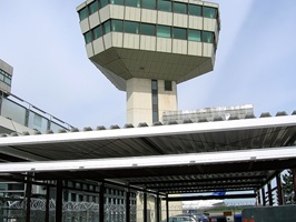 Flugplatz Berlin Tegel, Abfertigungsgebäude K