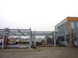 Stahlbau mit Industrieanstrich