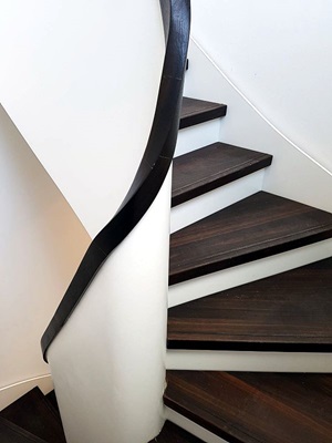 Aserbaidschan, Wendeltreppe fertiggestellt