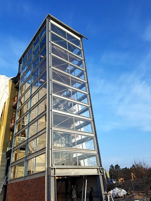 Carfactory, PKW-Aufzug