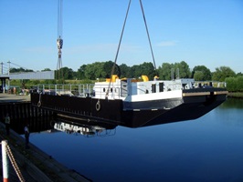 Zu-Wasser-lassen