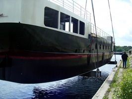 Zu-Wasser-lassen
